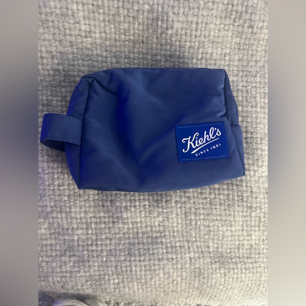 Kiehls Makeup / Cosmetic Bag (blue)